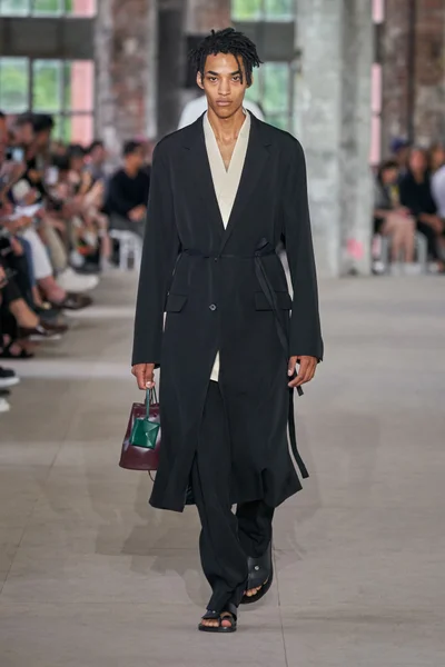 Look 2